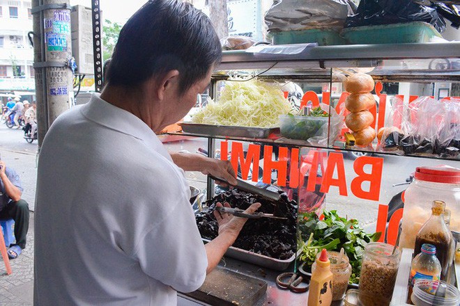 Các loại bánh mì ngon - độc - lạ ở Sài Gòn chỉ mới nghe thôi là muốn thưởng thức ngay - Ảnh 13.