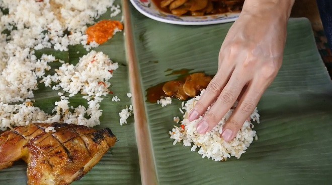 Món ăn độc đáo của Indonesia: nhìn qua cứ tưởng xôi của Việt Nam, ai ngờ lại khác hoàn toàn - Ảnh 12.