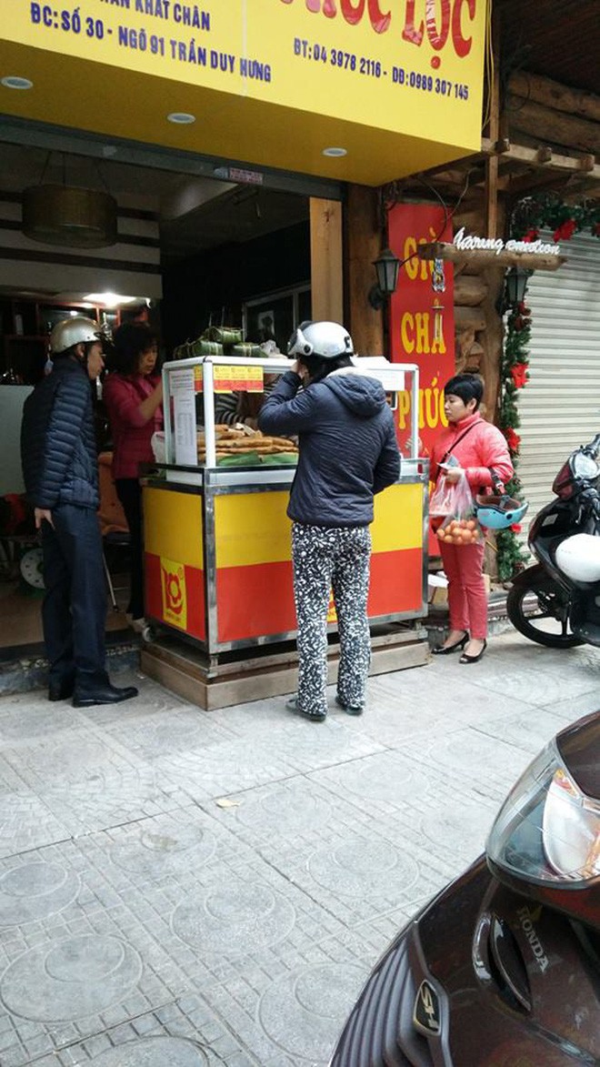 Những địa chỉ mua giò chả, bánh chưng từ thời ông bà ở Hà Nội mà Tết năm nào khách cũng xếp hàng ùn ùn - Ảnh 14.