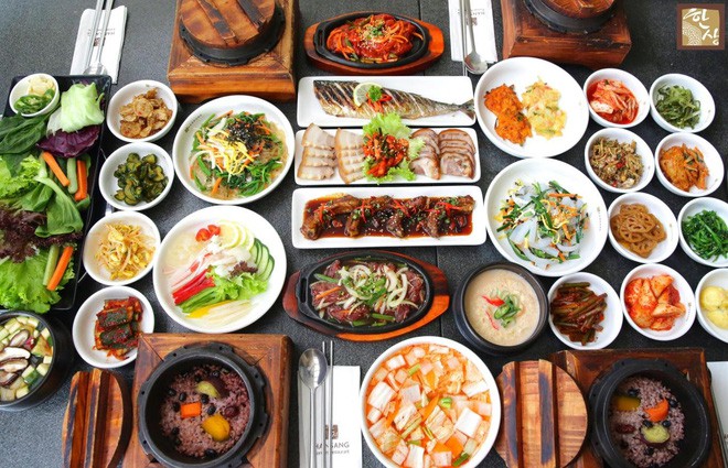 Dạo quanh các khu ẩm thực nước ngoài ở Sài Gòn, không chỉ có món ăn ngon mà chụp ảnh sống ảo cũng cực chất - Ảnh 23.