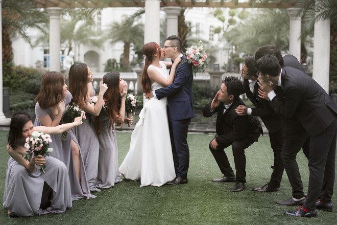 Sau đám cưới của Huỳnh Mi em gái Trấn Thành, lộ diện 4 nàng phù dâu dễ thương trong hội bạn thân 10 năm của cô dâu - Ảnh 1.