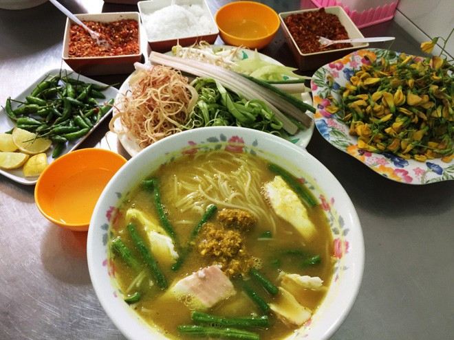 Dạo quanh các khu ẩm thực nước ngoài ở Sài Gòn, không chỉ có món ăn ngon mà chụp ảnh sống ảo cũng cực chất - Ảnh 31.