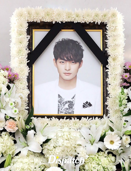 Lặng người xót xa trước di ảnh của em trai Ha Ji Won ở nhà tang lễ  - Ảnh 4.
