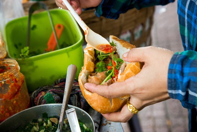 Các loại bánh mì ngon - độc - lạ ở Sài Gòn chỉ mới nghe thôi là muốn thưởng thức ngay - Ảnh 50.