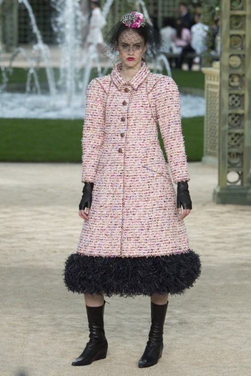 Con gái 16 tuổi của Cindy Crawford xuất hiện ấn tượng ở Tuần lễ Thời trang Haute Couture - Ảnh 7.