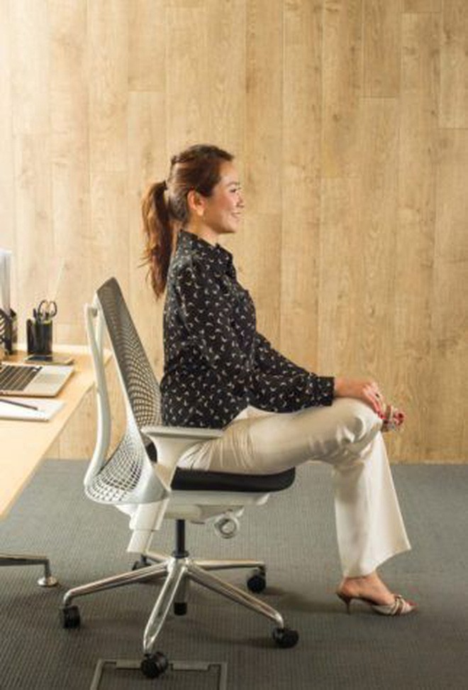 Dân văn phòng ngồi nhiều luôn đối mặt với tình trạng đau lưng khó chịu và đây là cách giải quyết hiệu quả - Ảnh 8.
