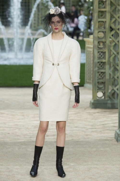 Con gái 16 tuổi của Cindy Crawford xuất hiện ấn tượng ở Tuần lễ Thời trang Haute Couture - Ảnh 9.