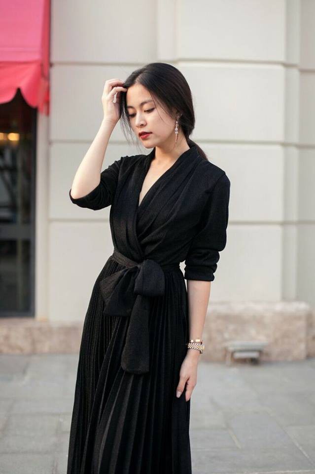 Soi nhất cử nhất động của sao Việt (8/1) - Ảnh 1.