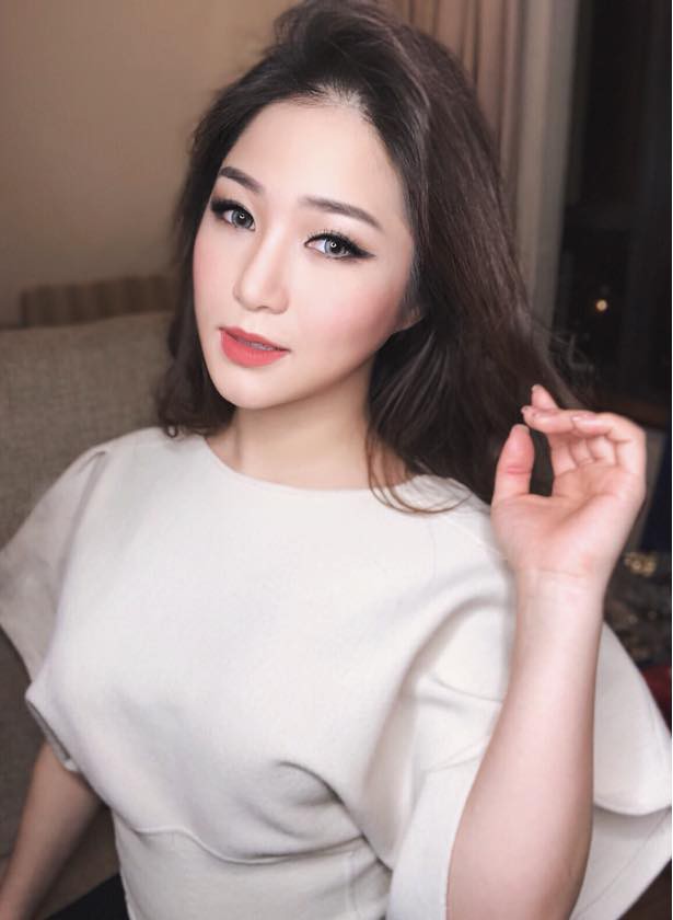 Soi nhất cử nhất động của sao Việt (9/1) - Ảnh 8.