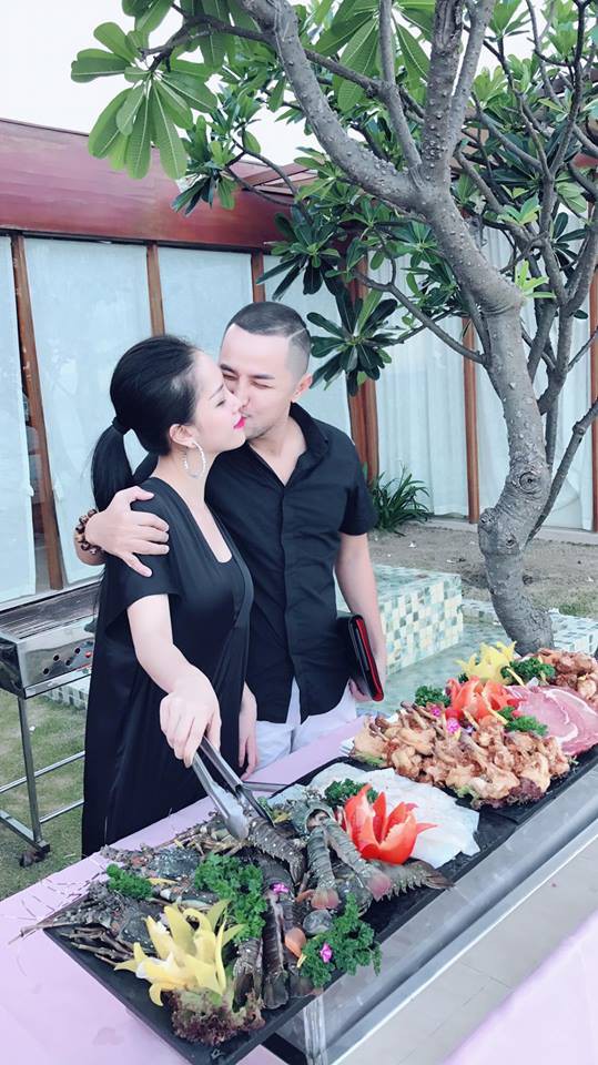 Trang Pilla chị dâu Bảo Thy đã sinh con gái đầu lòng, Thế Bảo ngọt ngào tuyên bố: Có thêm cục vàng, sẽ yêu vợ nhiều hơn 2017 - Ảnh 4.