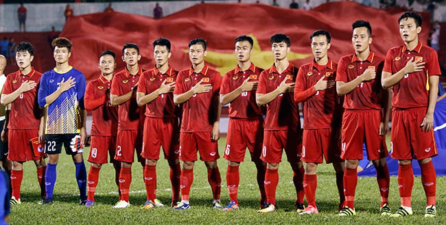 Nhiều người làm gấp visa, bỏ ra hàng chục triệu đồng rục rịch đi xem trực tiếp U23 Việt Nam thi đấu chung kết - Ảnh 1.