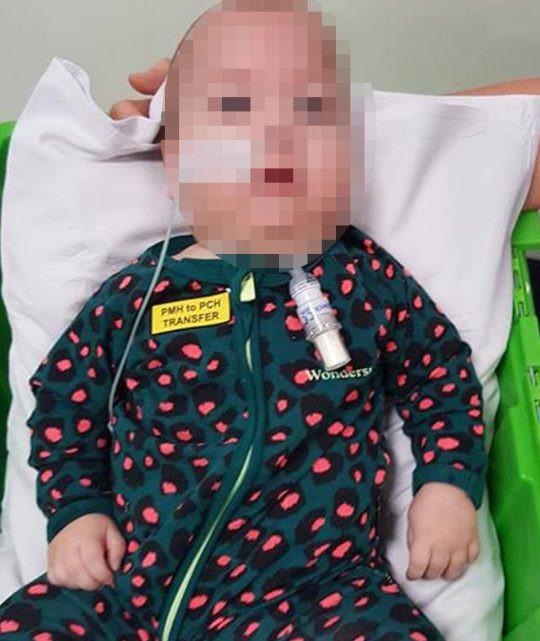 Đăng ảnh sống ảo chăm con ở bệnh viện, bà mẹ bị dư luận ném đá sau khi bị lộ tẩy hành vi tàn ác - Ảnh 2. Đăng ảnh sống ảo chăm con ở bệnh viện, bà mẹ bị dư luận ném đá sau khi bị lộ tẩy hành vi tàn ác - Ảnh 2.
