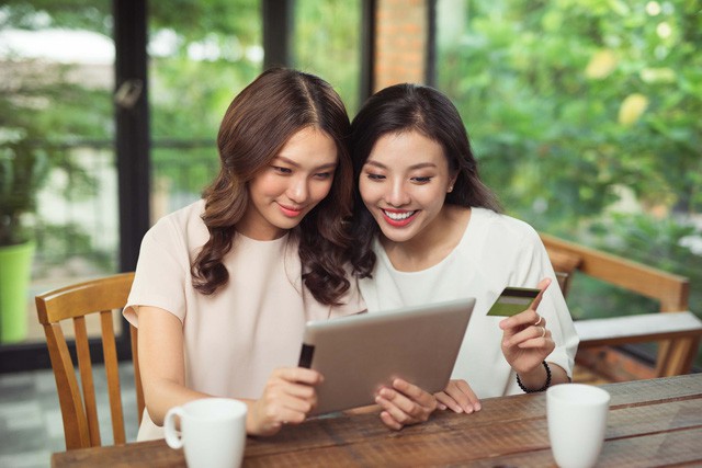 Th&ecirc;m lựa chọn thanh to&aacute;n ph&iacute; bảo hiểm Chubb Life - Ảnh 1.