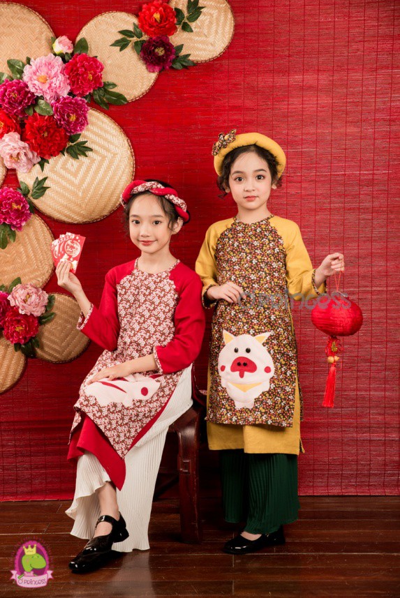 Độc đ&aacute;o &aacute;o d&agrave;i con Ỉn cho b&eacute; diện tết con Ỉn 2019 - Ảnh 4.