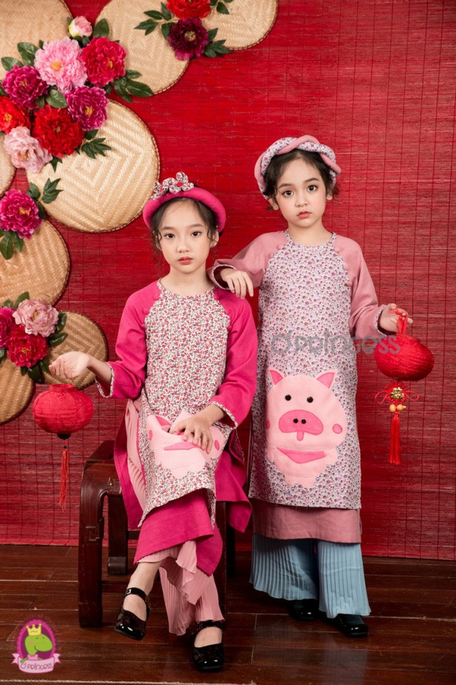 Độc đ&aacute;o &aacute;o d&agrave;i con Ỉn cho b&eacute; diện tết con Ỉn 2019 - Ảnh 9.