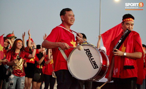 Việt Nam 2-0 Yemen: Thầy trò Park Hang-seo thấp thỏm chờ vé đi tiếp - Ảnh 21. Việt Nam 2-0 Yemen: Thầy trò Park Hang-seo thấp thỏm chờ vé đi tiếp - Ảnh 21.