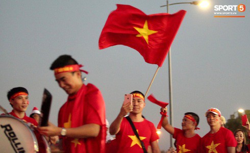 Việt Nam 2-0 Yemen: Thầy trò Park Hang-seo thấp thỏm chờ vé đi tiếp - Ảnh 22. Việt Nam 2-0 Yemen: Thầy trò Park Hang-seo thấp thỏm chờ vé đi tiếp - Ảnh 22.