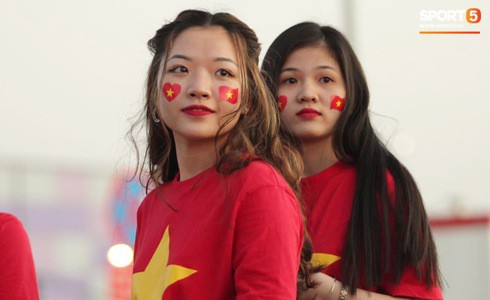 Việt Nam 2-0 Yemen: Thầy trò Park Hang-seo thấp thỏm chờ vé đi tiếp - Ảnh 31. Việt Nam 2-0 Yemen: Thầy trò Park Hang-seo thấp thỏm chờ vé đi tiếp - Ảnh 31.