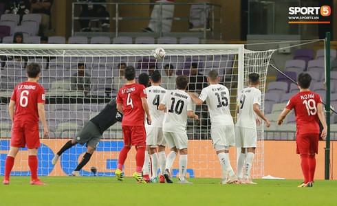 Việt Nam 2-0 Yemen: Thầy trò Park Hang-seo thấp thỏm chờ vé đi tiếp - Ảnh 68.