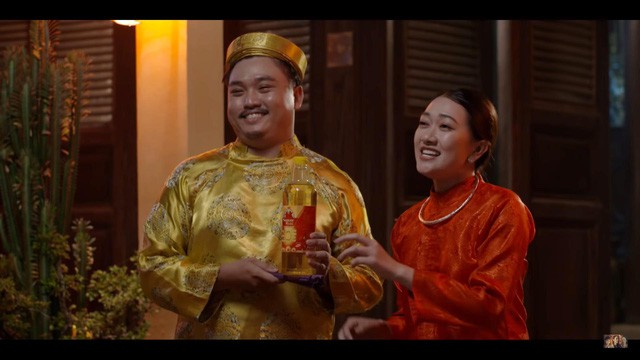 Hết hồn “Chị 13” Thu Trang hóa gái quê trong phim hài Tết mới toanh - Ảnh 8.