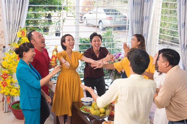 Hết hồn “Chị 13” Thu Trang hóa gái quê trong phim hài Tết mới toanh - Ảnh 9.