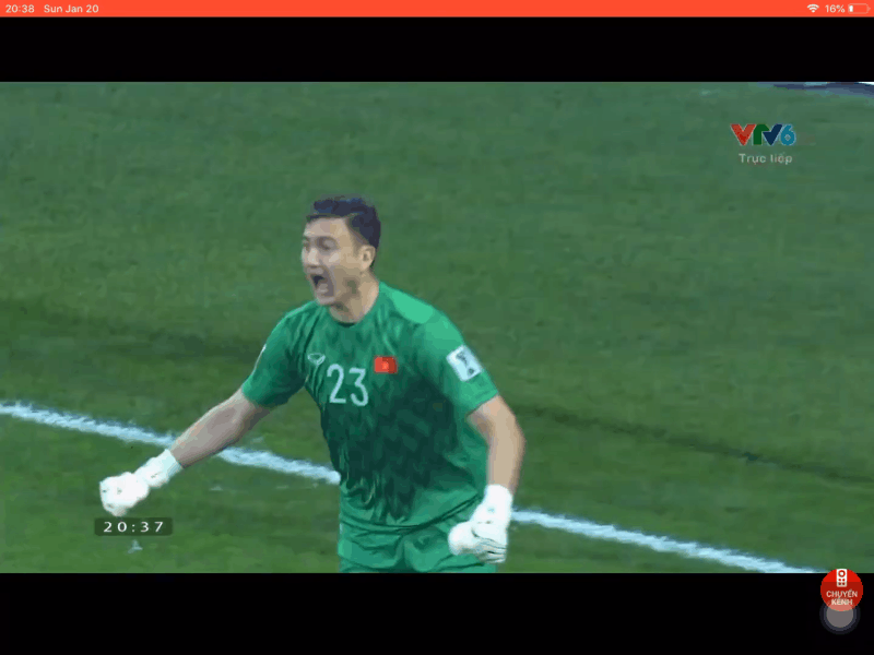 Là người hùng sau chiến thắng Jordan, nhưng biểu cảm đáng yêu của Văn Lâm mỗi lần bắt penalty mới đáng chú ý - Ảnh 1. Là người hùng sau chiến thắng Jordan, nhưng biểu cảm đáng yêu của Văn Lâm mỗi lần bắt penalty mới đáng chú ý - Ảnh 1.