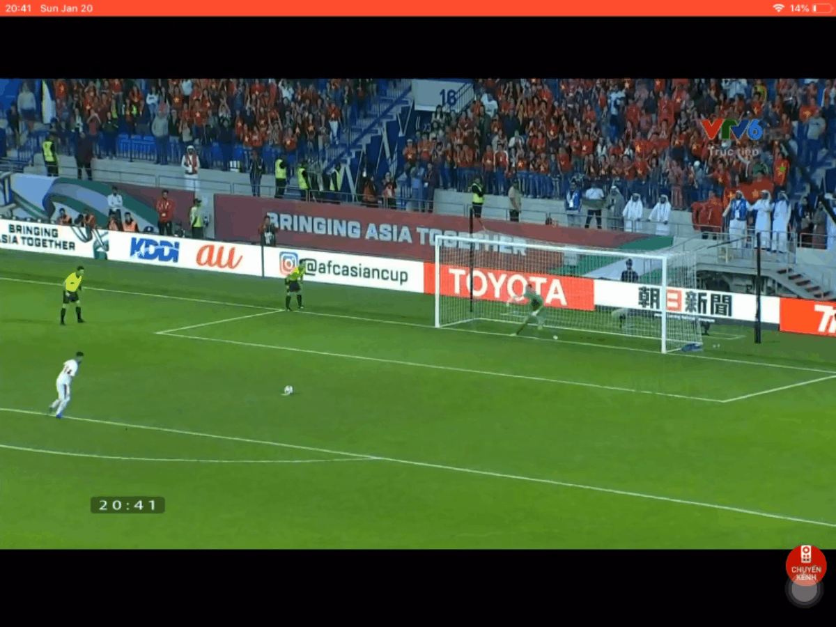 Là người hùng sau chiến thắng Jordan, nhưng biểu cảm đáng yêu của Văn Lâm mỗi lần bắt penalty mới đáng chú ý - Ảnh 4. Là người hùng sau chiến thắng Jordan, nhưng biểu cảm đáng yêu của Văn Lâm mỗi lần bắt penalty mới đáng chú ý - Ảnh 4.