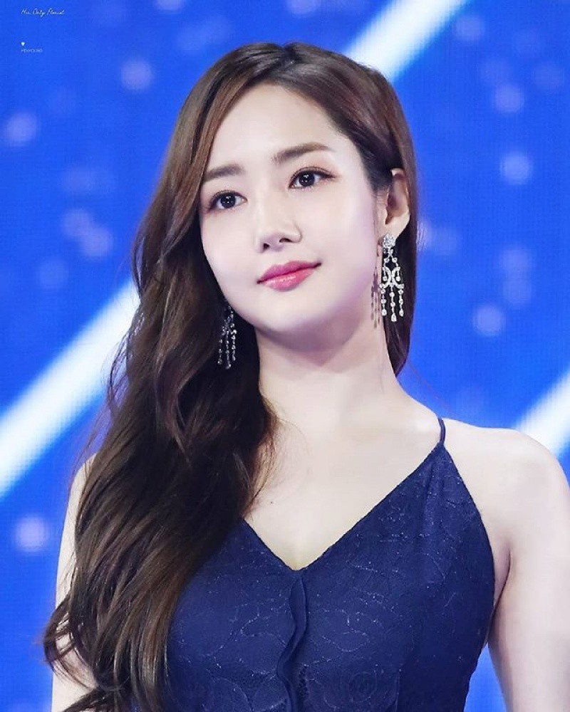 Park Min Young đẹp mà vẫn sexy hơn cả mỹ nữ bị cắt sóng trên truyền hình vì  khoe vòng 1 quá đà