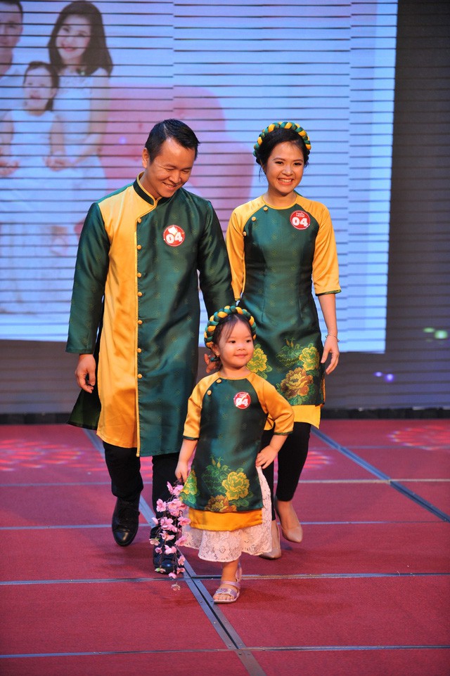 &Aacute; hậu Thanh Ho&agrave;i rạng rỡ trong vai tr&ograve; BGK - Ảnh 2.