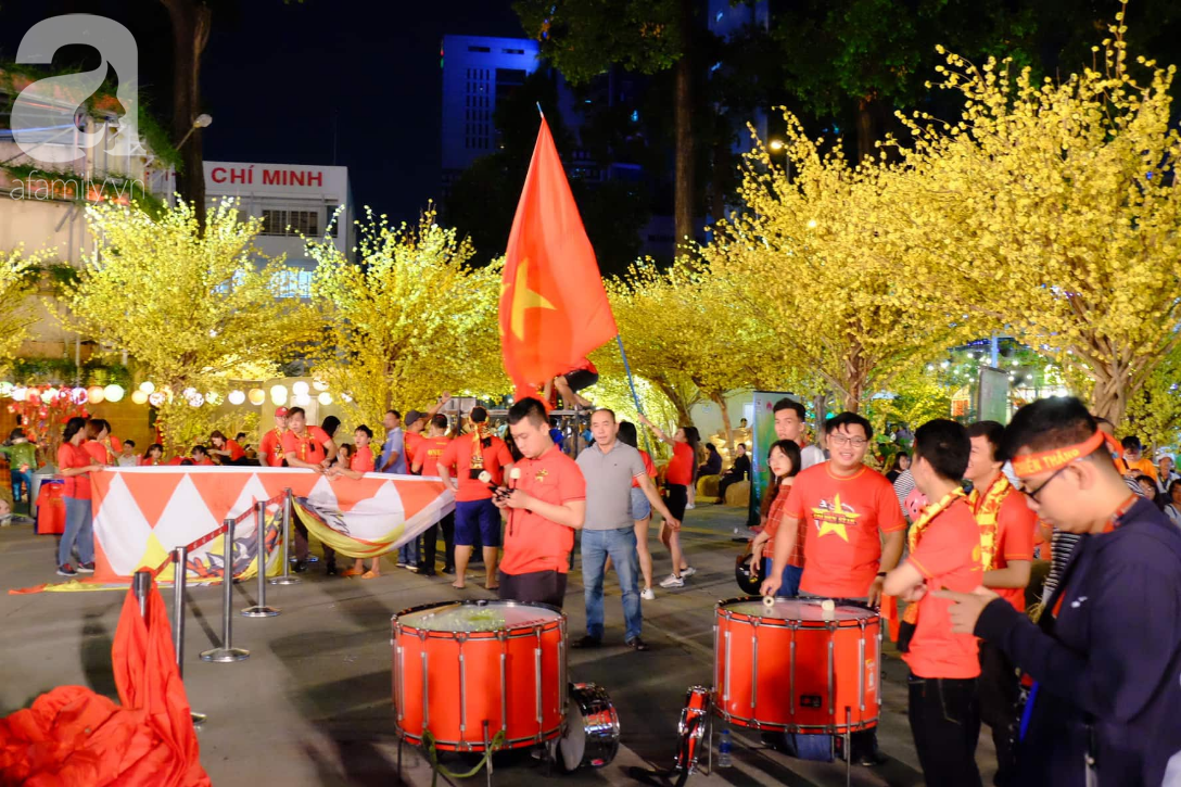 Tứ kết Việt Nam - Nhật Bản: CĐV tiếc nuối khi tuyển Việt Nam phải rời Asian Cup 2019 - Ảnh 31.