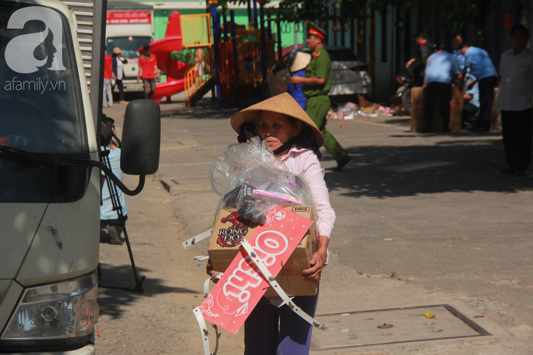 Chung cư bị nghiêng 45cm giữa trung tâm Sài Gòn, hàng trăm người dân khốn khổ chuyển nhà ngày cận Tết - Ảnh 6.