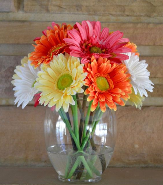 Ngoài đào và quất, những loại hoa này cũng nên được trang trí trong nhà bạn cho Tết thêm đầm ấm sum vầy - Ảnh 8.