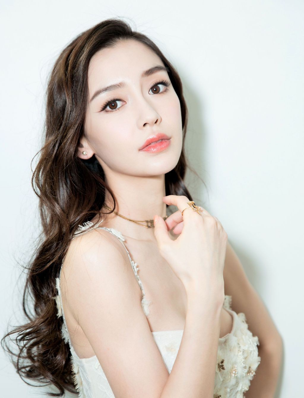 Angelababy lọt vào danh sách những sao nữ được chọn làm hình mẫu ...