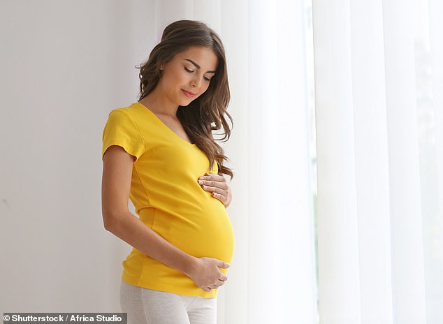 Mắc bệnh nha chu khi mang bầu các mẹ có thể phải đối mặt với điều không hề mong muốn này - Ảnh 1.