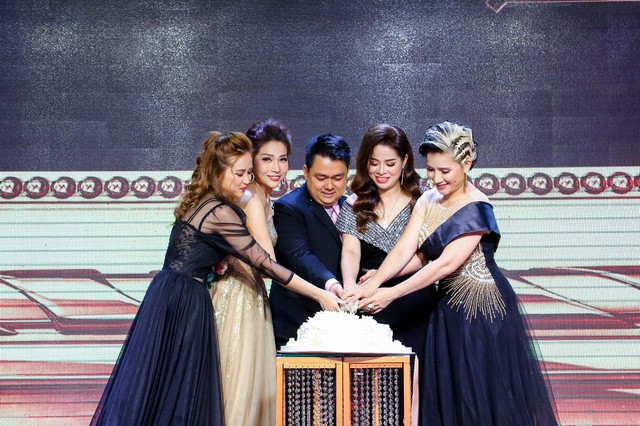 D&agrave;n sao Việt hội tụ trong đ&ecirc;m Gala tri &acirc;n &ldquo;Cao Gừng &ndash; Paradise By Night&rdquo; - Ảnh 4.