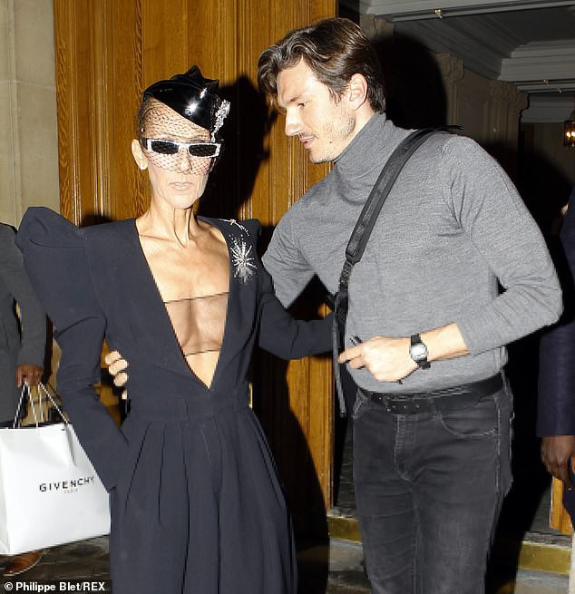Xót xa hình ảnh Celine Dion gầy trơ xương: Thân hình xập xệ, già nua khó tin bên trai trẻ - Ảnh 5.