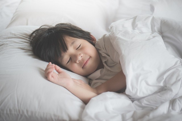Lợi ích tuyệt vời của việc ngủ đủ giấc đến sức khỏe và hành vi của trẻ mà cha mẹ chắc hẳn không biết - Ảnh 1.