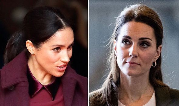 Công nương Kate dự tính sinh con thứ 4 vào năm 2020 và bỗng dưng bị người hâm mộ của Meghan tấn công - Ảnh 3. Công nương Kate dự tính sinh con thứ 4 vào năm 2020 và bỗng dưng bị người hâm mộ của Meghan tấn công - Ảnh 3.
