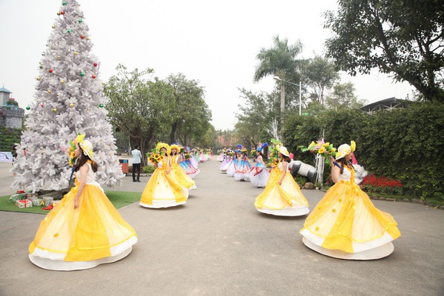 Lễ hội hoa Xu&acirc;n độc đ&aacute;o cho cả gia đ&igrave;nh du xu&acirc;n - Ảnh 3.