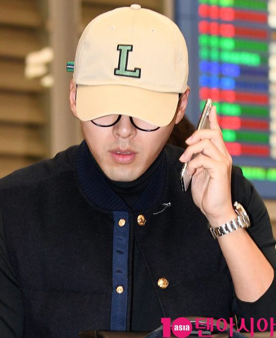 Hyun Bin đã về Hàn, Son Ye Jin còn ở lại Mỹ du lịch mà vẫn bị soi đeo đồ đôi sang chảnh? - Ảnh 5.