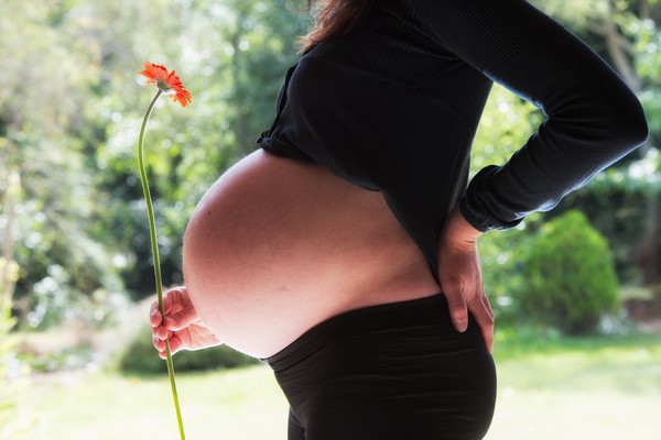 Bác sĩ cảnh báo phụ nữ mang thai quá gầy hoặc thừa cân đều khó sinh, vì quan trọng nên các mẹ rất cần biết - Ảnh 1.
