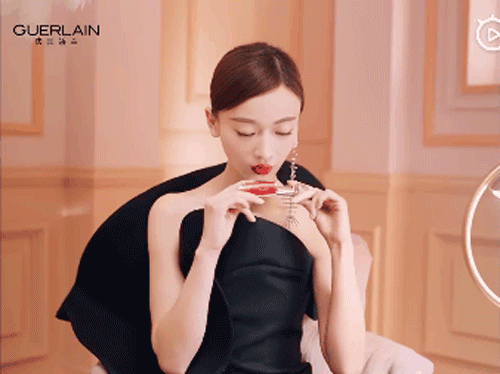 Sự nghiệp khởi sắc, Ngô Cẩn Ngôn cạnh tranh với cả Phạm Băng Băng nhưng vẫn không sang bằng đàn chị? - Ảnh 2. Sự nghiệp khởi sắc, Ngô Cẩn Ngôn cạnh tranh với cả Phạm Băng Băng nhưng vẫn không sang bằng đàn chị? - Ảnh 2.