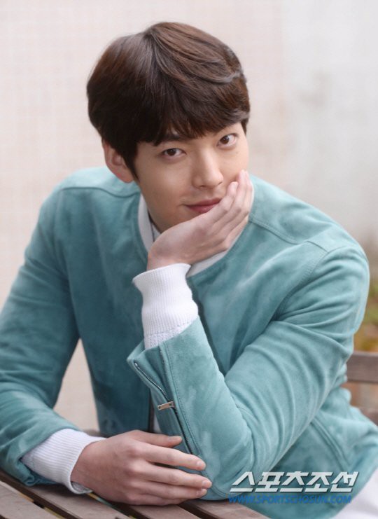 Sau 2 năm chữa bệnh ung thư, tài tử Kim Woo Bin cuối cùng cũng sắp trở lại làng giải trí? - Ảnh 1. Sau 2 năm chữa bệnh ung thư, tài tử Kim Woo Bin cuối cùng cũng sắp trở lại làng giải trí? - Ảnh 1.