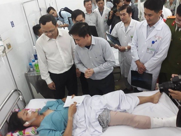 Sự trùng hợp bất ngờ tại nơi xe khách rơi xuống vực ở đèo Hải Vân - Ảnh 2. Sự trùng hợp bất ngờ tại nơi xe khách rơi xuống vực ở đèo Hải Vân - Ảnh 2.