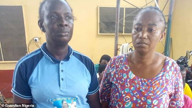 Cảnh sát Nigeria giải cứu 19 phụ nữ bị bắt cóc và hãm hiếp, trở thành cái "máy đẻ" trong đường dây "sản xuất trẻ em" - Ảnh 3. Cảnh sát Nigeria giải cứu 19 phụ nữ bị bắt cóc và hãm hiếp, trở thành cái "máy đẻ" trong đường dây "sản xuất trẻ em" - Ảnh 3.