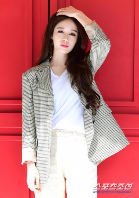 Jiyeon thông báo comeback sau 5 năm nhưng vẫn khiến fan nhói lòng khi nói đến việc tái hợp của T-ARA - Ảnh 3. Jiyeon thông báo comeback sau 5 năm nhưng vẫn khiến fan nhói lòng khi nói đến việc tái hợp của T-ARA - Ảnh 3.