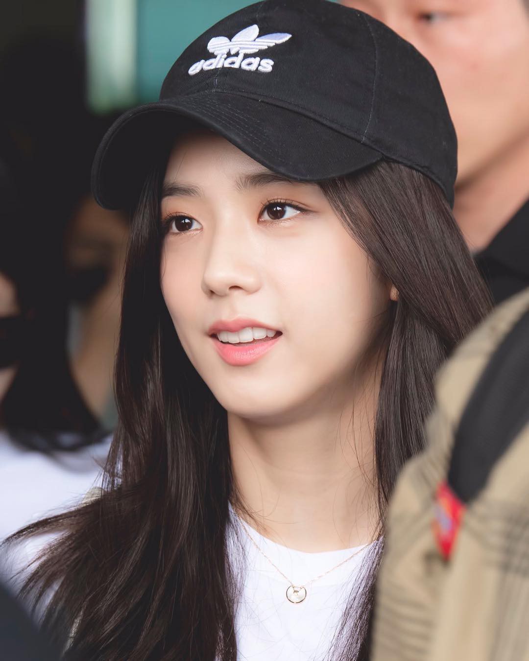 Đang yên đang lành, Jisoo được netizen Hàn kêu gọi rời BLACKPINK khi tung ra loạt bằng chứng bị YG đối xử bất công - Ảnh 1. Đang yên đang lành, Jisoo được netizen Hàn kêu gọi rời BLACKPINK khi tung ra loạt bằng chứng bị YG đối xử bất công - Ảnh 1.