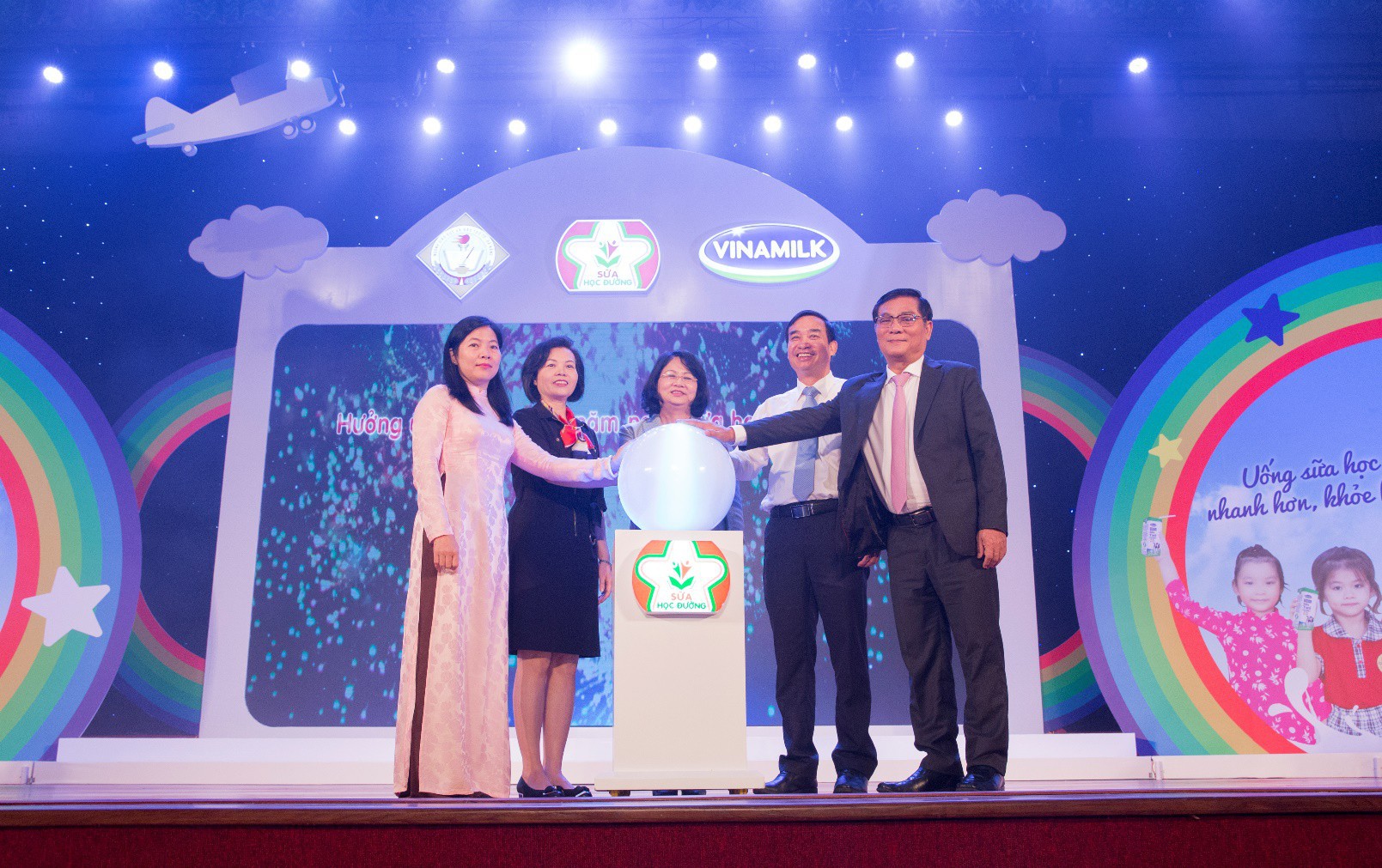 Tưng bừng ngày hội Sữa học đường Đà Nẵng - Ảnh 1. Tưng bừng ngày hội Sữa học đường Đà Nẵng - Ảnh 1.