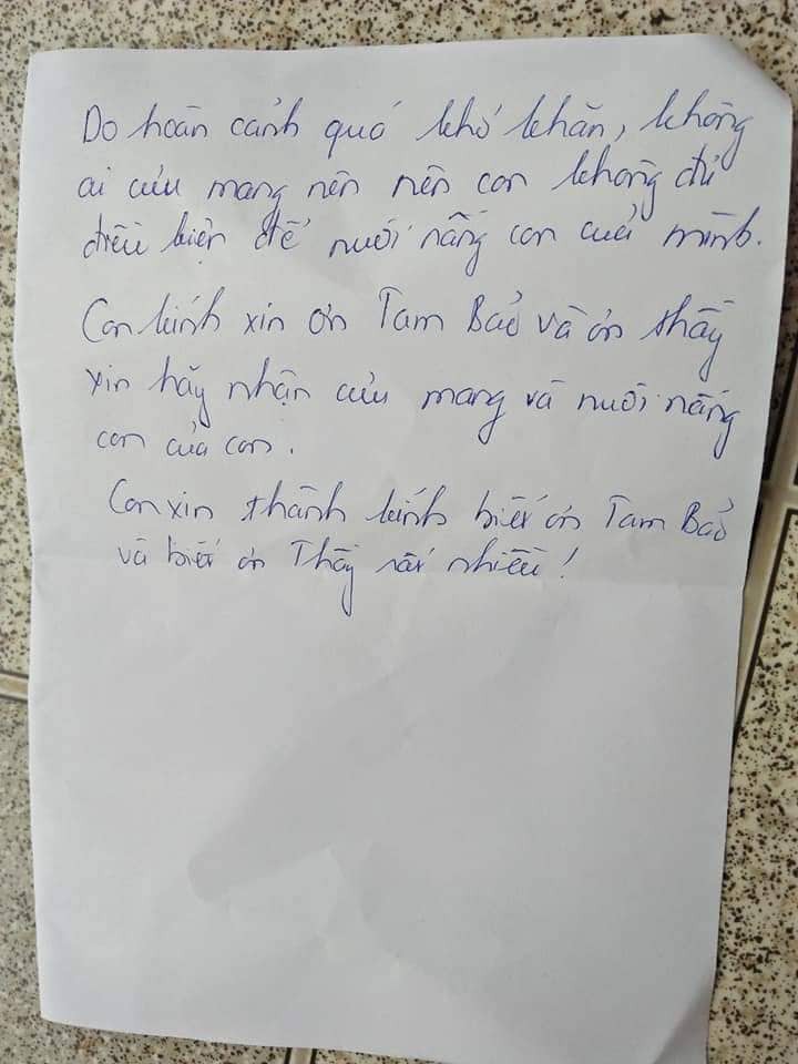 Đăk Nông: Tìm người thân của bé trai sơ sinh bị bỏ rơi - Ảnh 2. Đăk Nông: Tìm người thân của bé trai sơ sinh bị bỏ rơi - Ảnh 2.