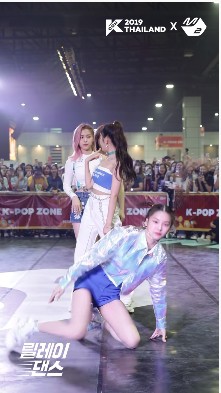 Thành viên nhóm nữ Kpop bị netizen Hàn chửi sấp mặt vì lười nhảy, Jennie (BLACKPINK) ngồi không cũng &quot;dính đạn&quot; - Ảnh 7.